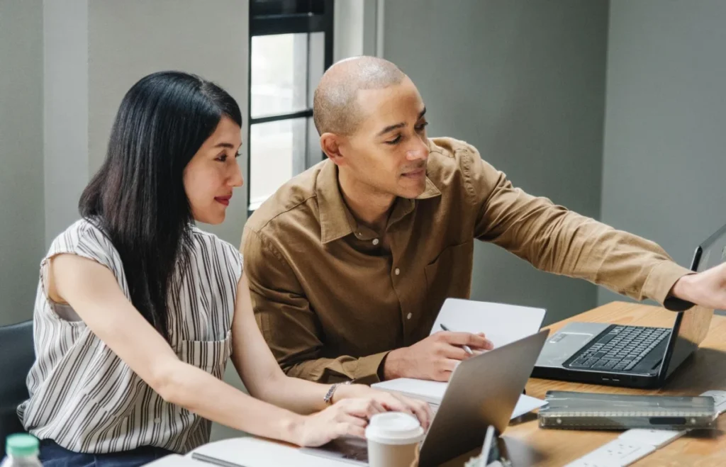 beyond-the-lab-why-non-stem-majors-are-the-new-titans-of-the-high-paying-job-market