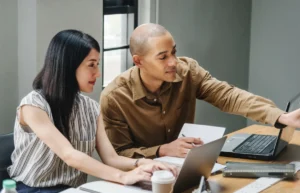 beyond-the-lab-why-non-stem-majors-are-the-new-titans-of-the-high-paying-job-market