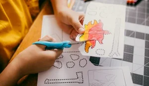 the-ergonomic-evolution-of-back-to-school-why-choosing-the-right-size-scissors-matters-more-than-you-think